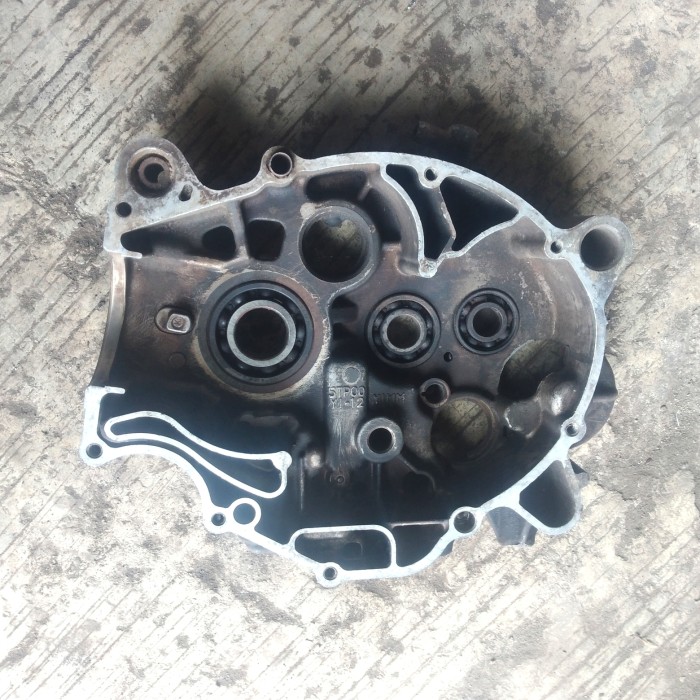 crankcase krengkes kalter kanan jupiter z 5TP original copotan