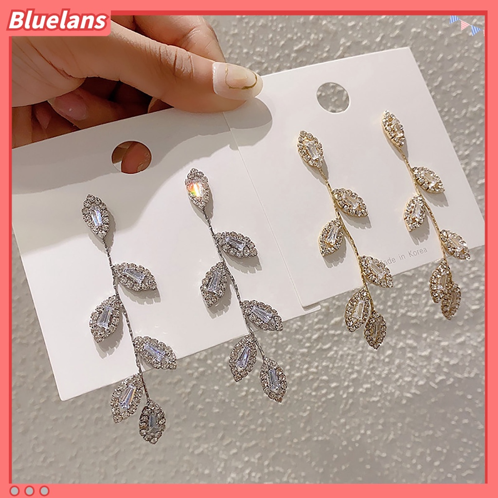 1 Pasang Anting Stud Cubic Zirconia Bentuk Daun Bahan Alloy Untuk Wanita