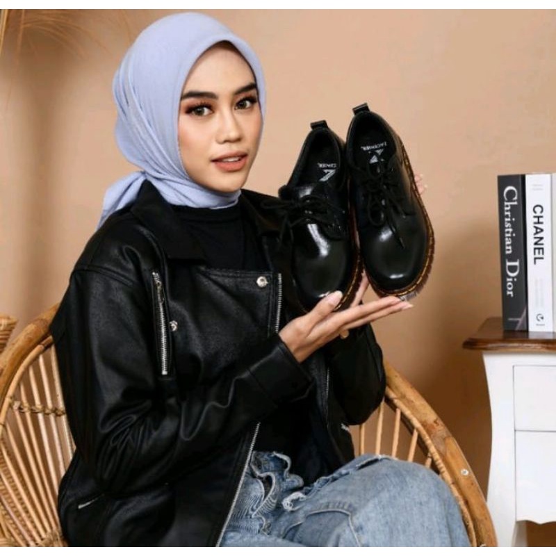 sepatu docmart casual wanita, sepatu dokmark formal casual waniia