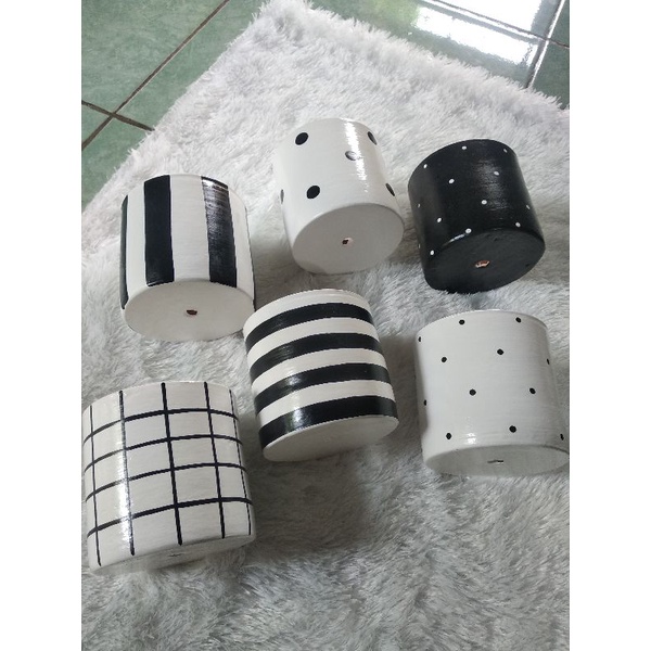 POT MONOKROM /POT HITAM PUTIH /POT TANAH LIAT /POT GERABAH / POT LUKIS / TERACOTTA