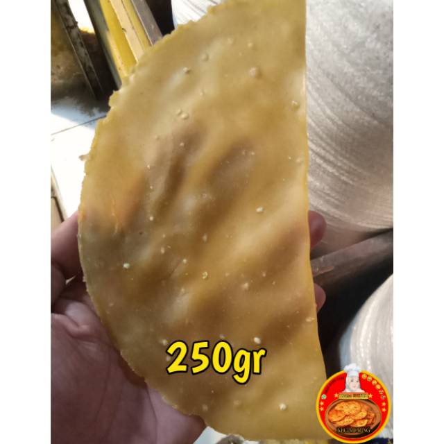 

KERUPUK LEMPENG KETUMBAR MURAH 250 GR