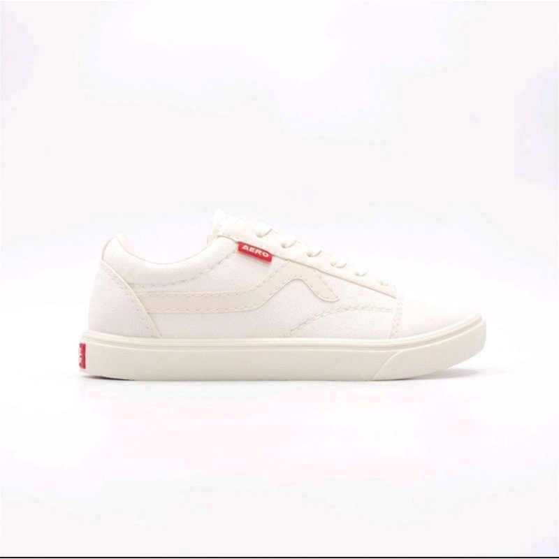 Aerostreet Massive Low Putih BNIB - Sepatu Sneakers Casual