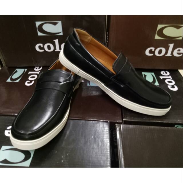 Sepatu slip on Cole
