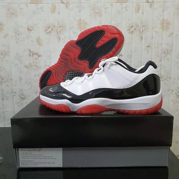 Nike Air Jordan 11 Low Concord Bred US 12 BNIB