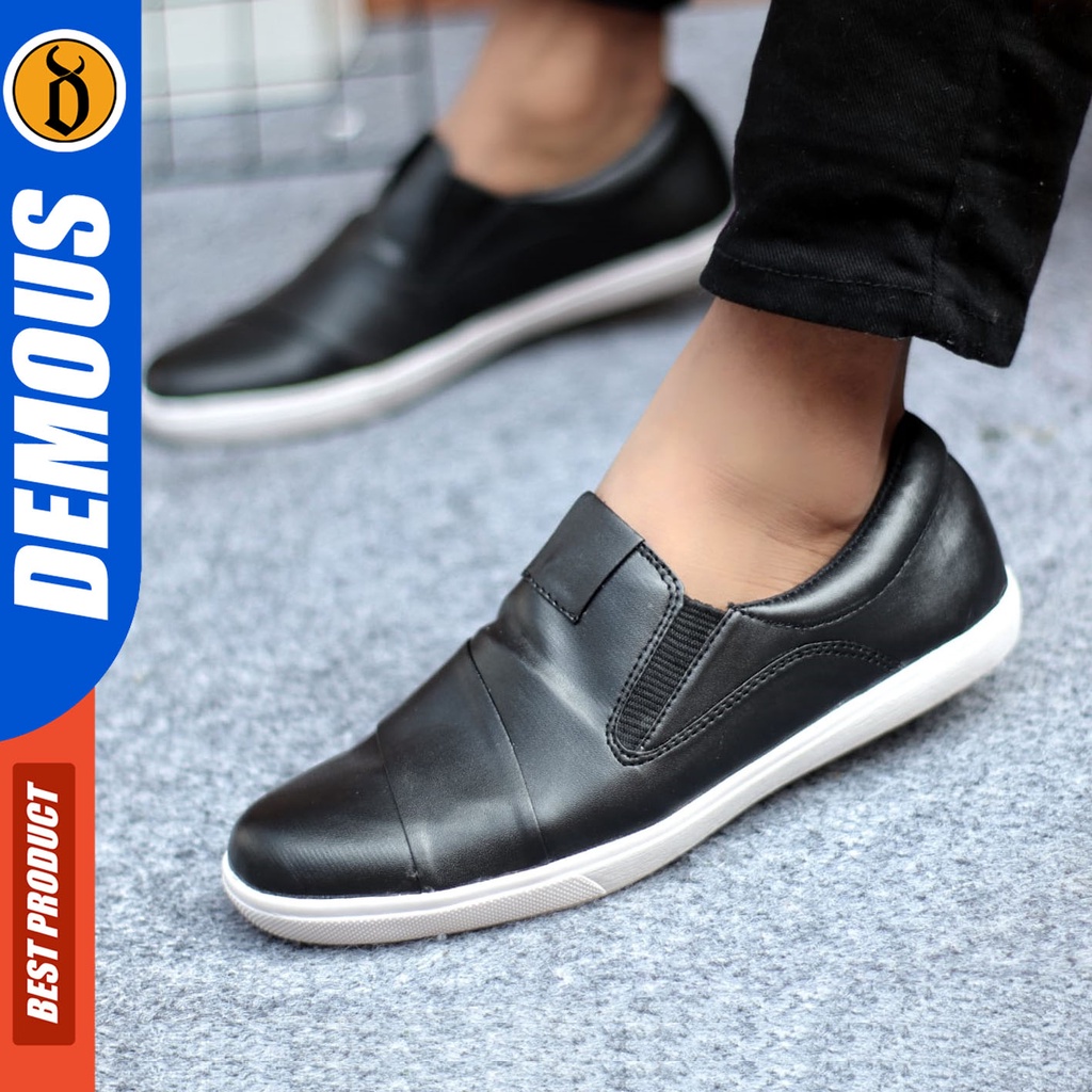 Sepatu Slip On Pria Sepatu Casual Pria Formal Kulit Pu Sepatu Pantofel Kerja Kantor Kuliah Kondangan Sepatu Slop Pria Sepatu Hitam Pria DEMOUS KAZABEL