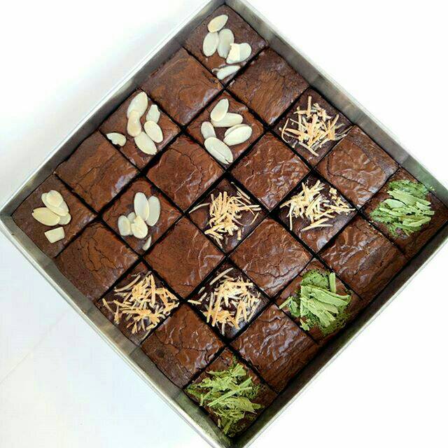 

Brownies mix topping size 20 x 20 cm