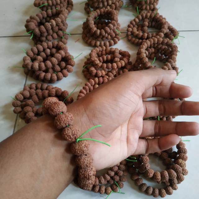Gelang jenitri