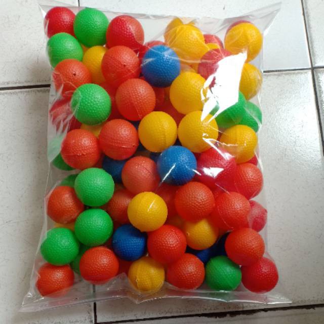 Mandi Bola Anak Bola Untuk Anak isi 50pcs Bahan Plastik Bola Kecil Multiwarna Memiliki Banyak Warna