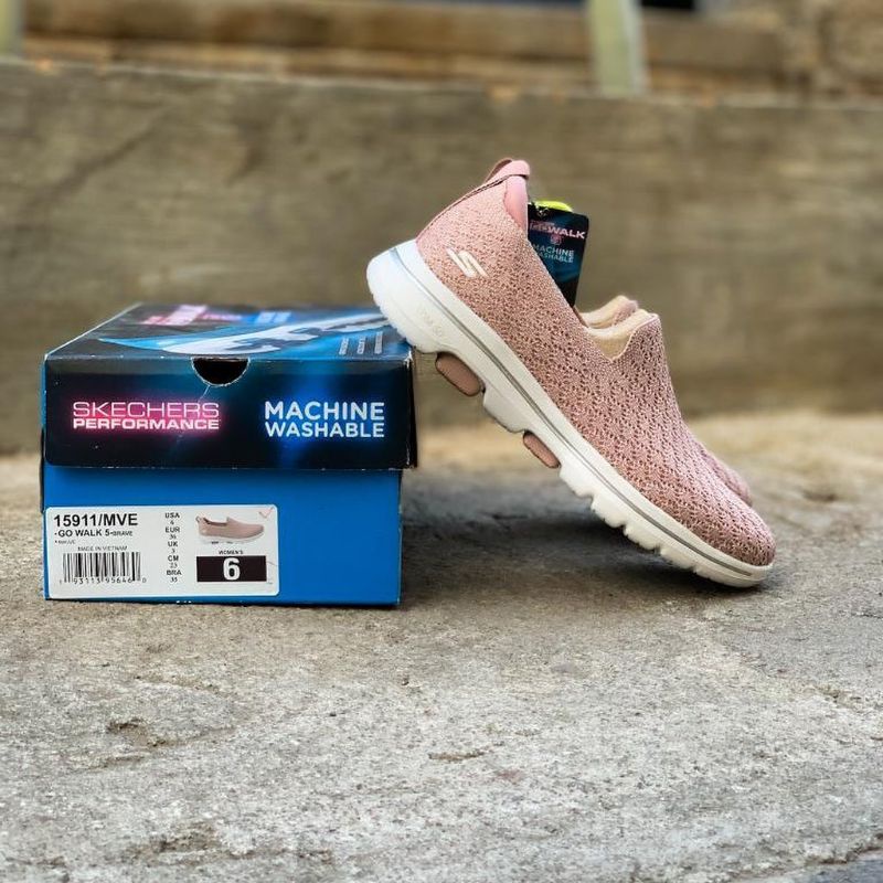 SEPATU SNEAKERS KASUAL SLIP ON WANITA SKECHERS GO WALK 5-BRAVE MAUVE 15911/MVE (WOMEN)