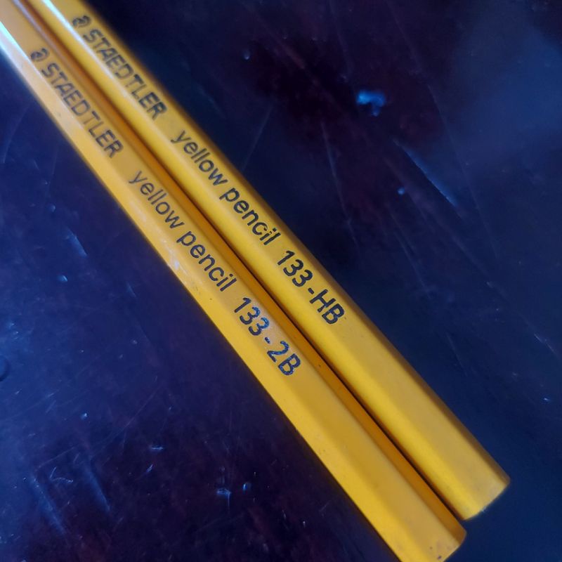 

Pensil Staedtler 133-HB dan 2B Yellow Pencil