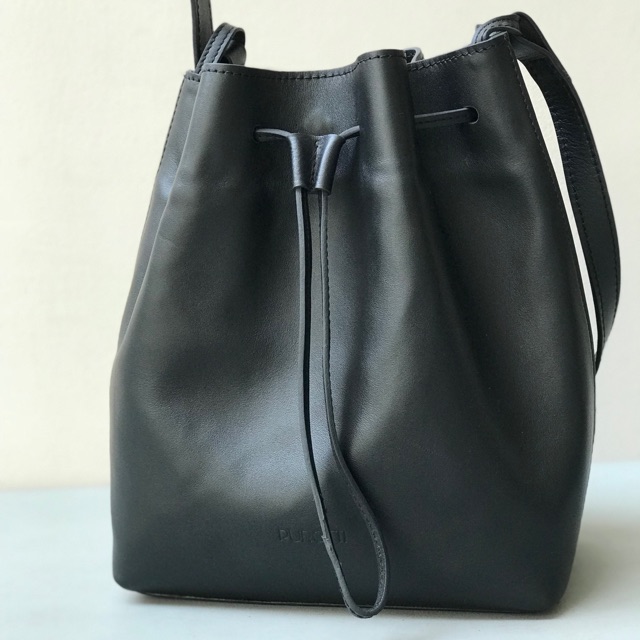 Preloved bucket bag by purotti