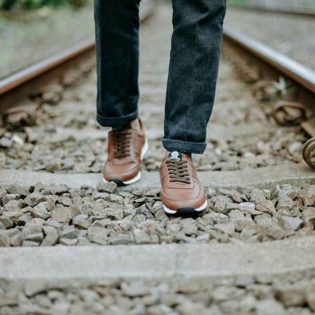 HEROES FREY Black - Sepatu Sneakers Casual Pria Santai Kasual Sporty pria Sneaker Lokal Original