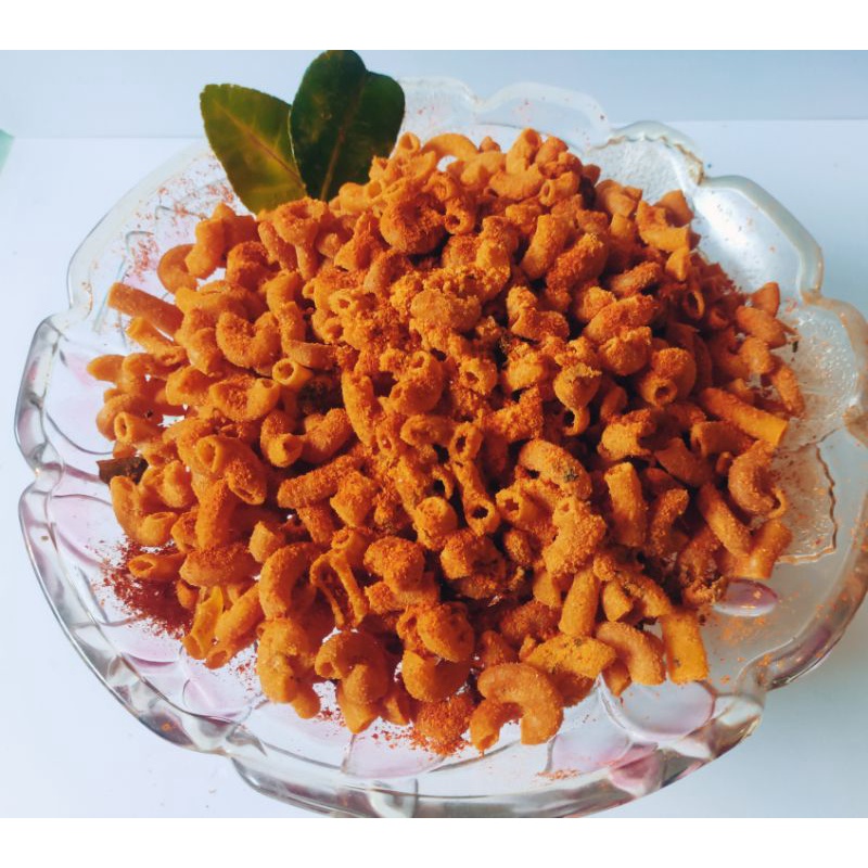 

makaroni Bantet dengan ekstra bumbu berlimpah daun jeruk dan kencur