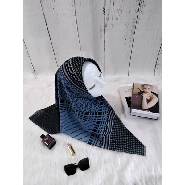 Kerudung Voal/ kerudung hijab motif Deenay kw/ Kerudung hijab polos/ Kerudung hijab bahan halus adem
