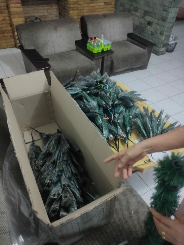 Pohon Natal Premium Murah 2 Meter 7 Feet Pine Christmas Tree Jarum Polos Salju Gold Emas