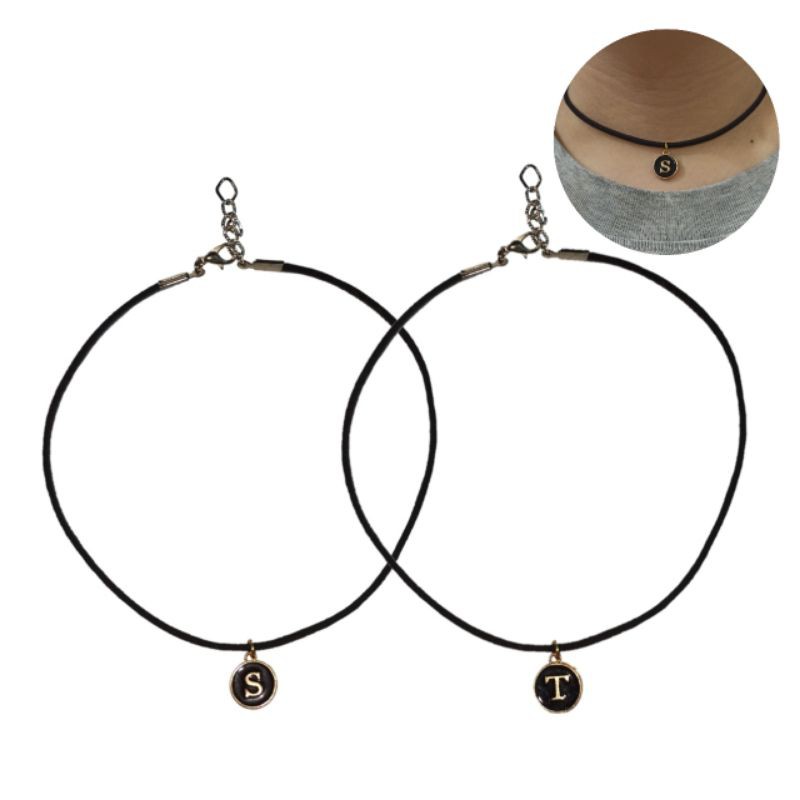 KALUNG INISIAL NAMA / KALUNG TALI SUEDE HITAM+LIONTIN BULAT / HURUF A-T