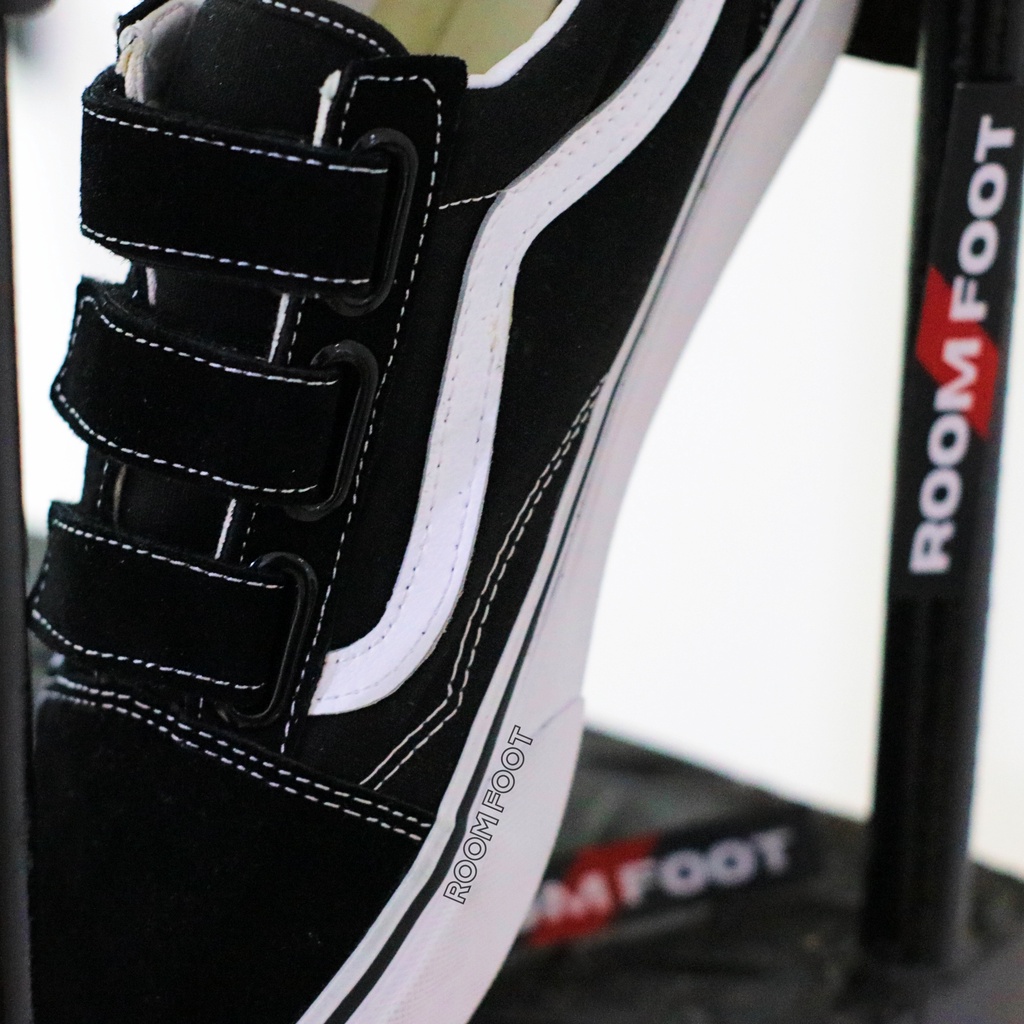 Sepatu Old Skool Velcro Black White / Sneakers Oldskool Velcro Hitam Putih