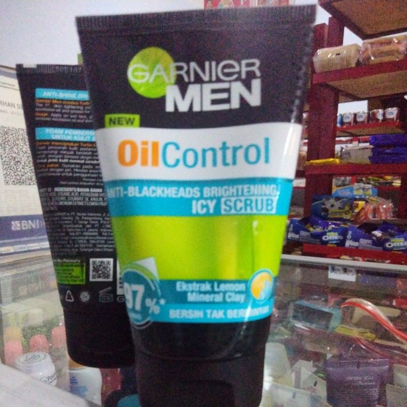 Garnier Men oil control
