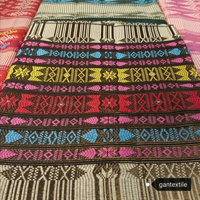 Songket Palembang sarung dan selendang