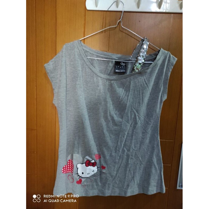 preloved kaos hello kitty