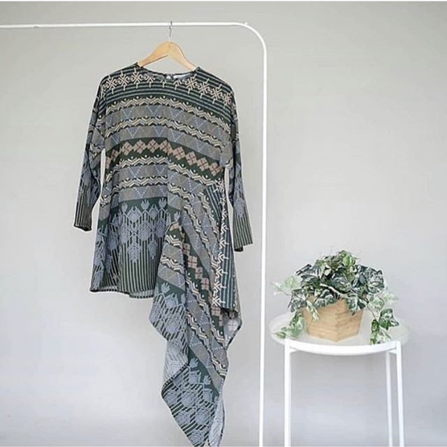 Preloved Bayan Top Green VVGC