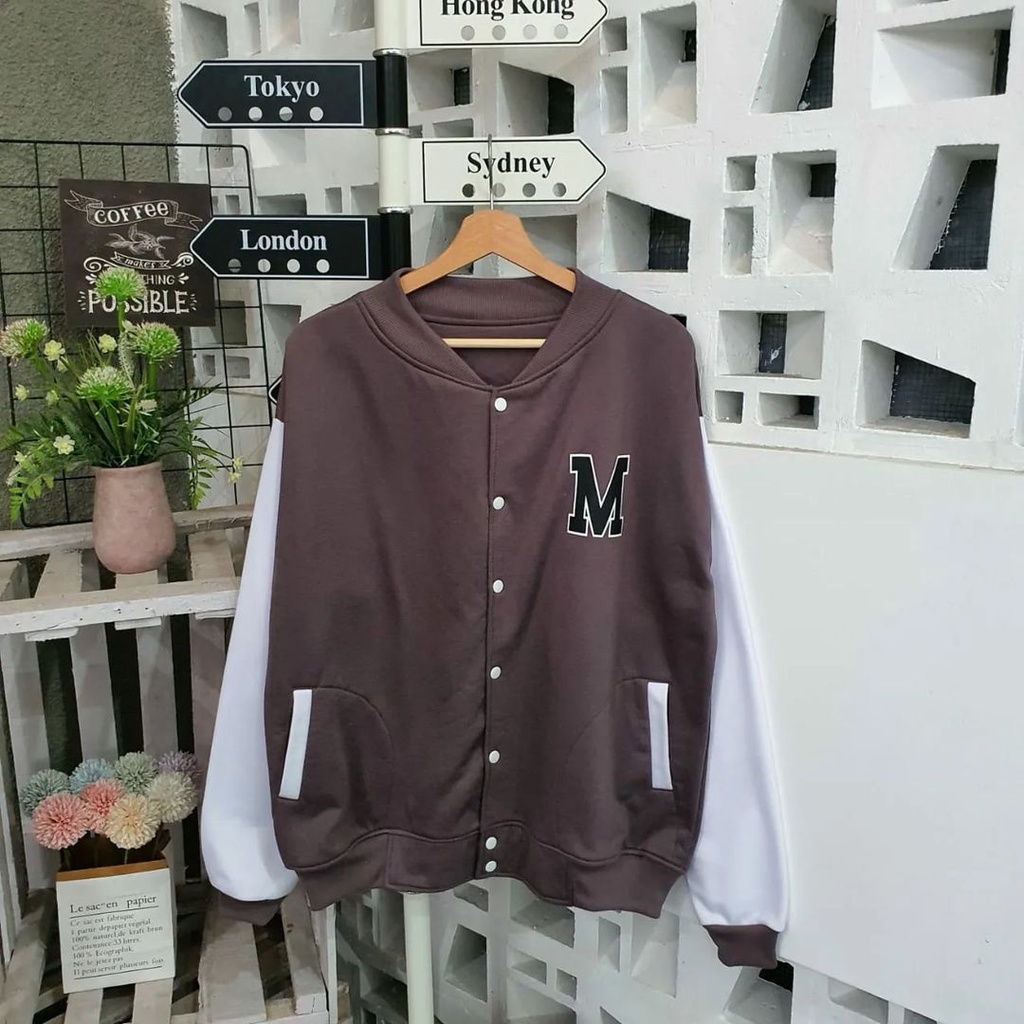 Jaket Sweater Baseball M bisa untuk pria/wanita size L XXL