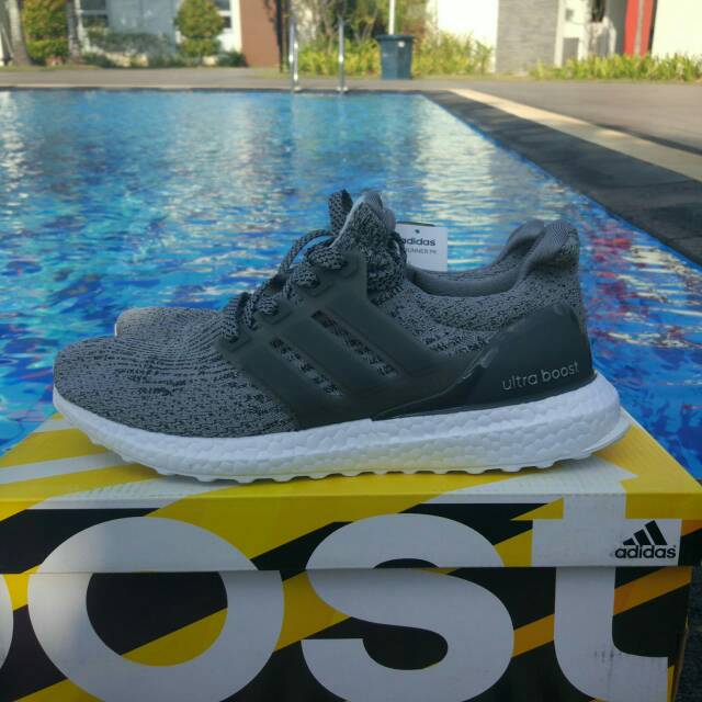 Sepatu ADIDAS ULTRA BOOST DARK GREY