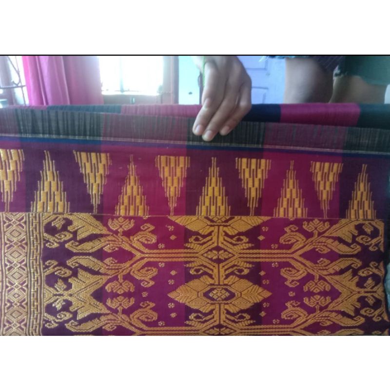 kain tenun songket Lombok