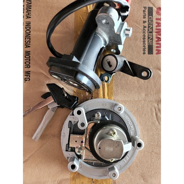 kunci kontak set tutup tangki kunci jok R15 v1 v2 ori