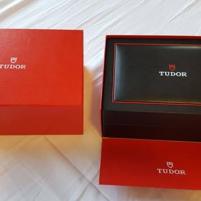 

BOX ORIGINAL TUDOR +MANUAL BOOK+PAPER BAG