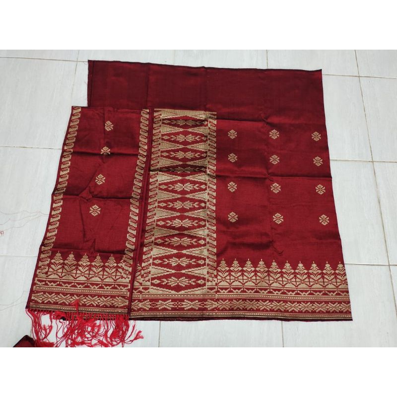 Songket tenun Silungkang warna marun