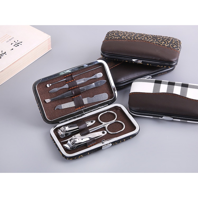 Manicure Pedicure Set isi 7 Alat Perawatan Gunting Kuku Dompet
