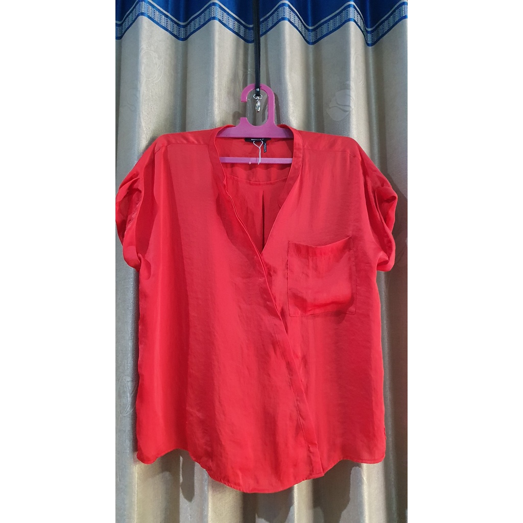 Blouse DKNY Merah