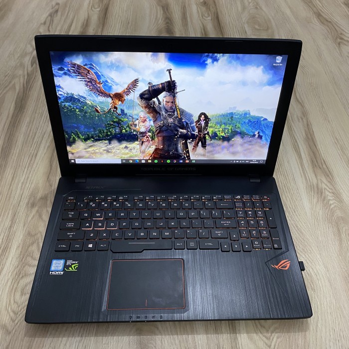 [Laptop / Notebook] Laptop Asus Rog Gl553Vd-Fy380 I7-7700Hq-8Gb+Windows 10 Laptop Bekas / Second