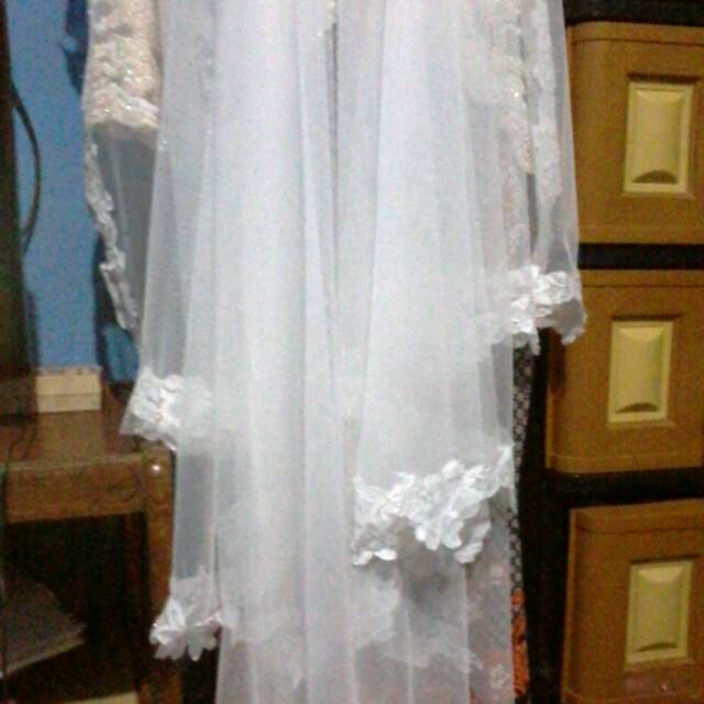 Hijab pengantin putih