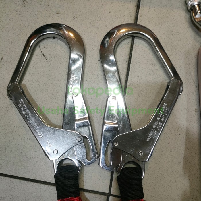 

Bagus Lanyard Double Hook With Absorber Leopard Lp 0464 Promo