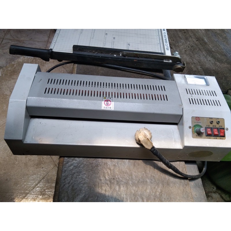 

Mesin Laminating Yatai