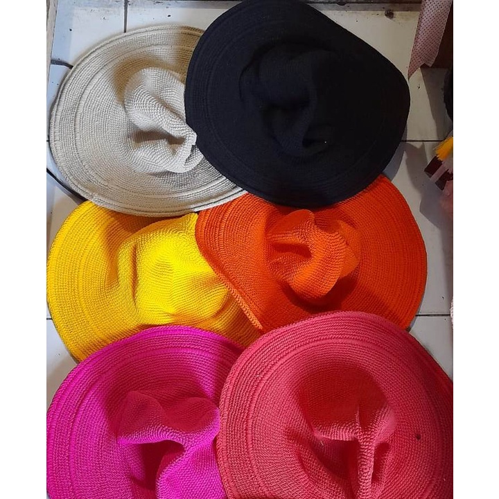 Topi pantai rajut adem bali