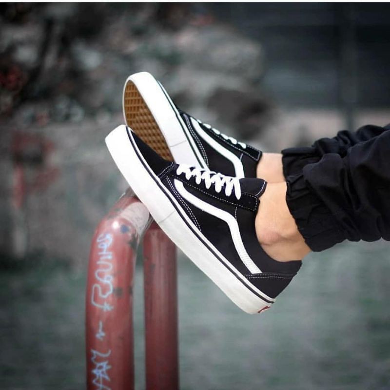 SEPATU VANS OLDSKOOL PREMIUM IMPOR BLACK WHITE HITAM PUTIH SNEAKERS CASSUAL HITAM PUTIH CEWEK COWOK