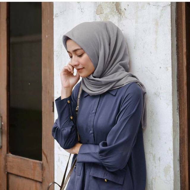 Vivy blouse vanilla hijab