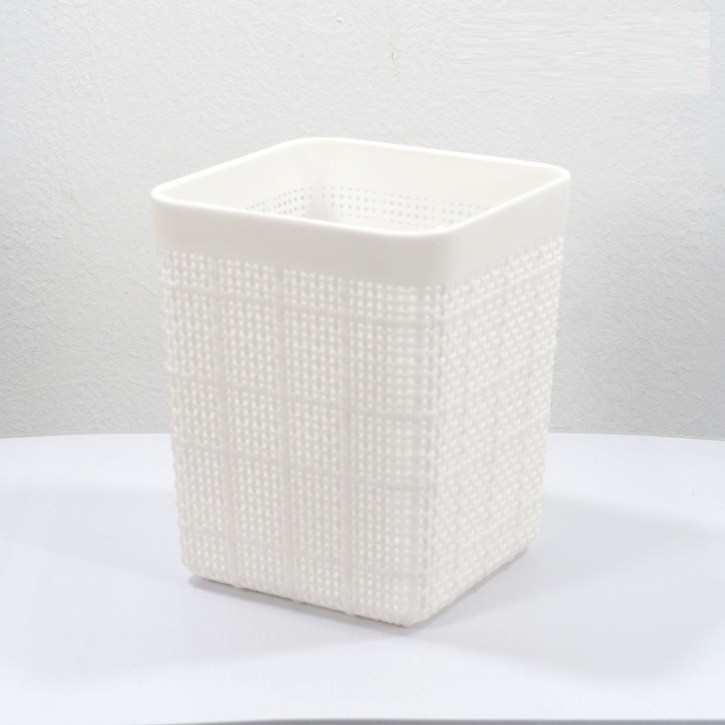 

Woven Pen Holder Container Tempat Alat Tulis