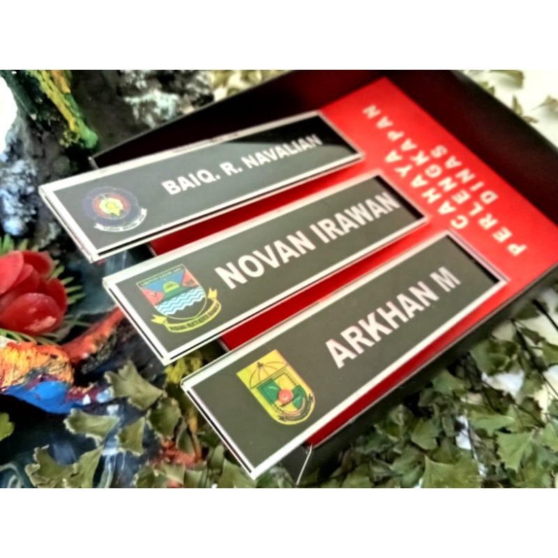 

Name Teg Papan Nama Custom Logo Glossy