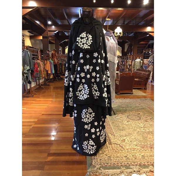 Mukena katun dian pelangi motif abstrak