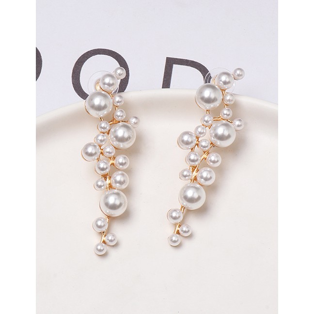 LRC Anting Tusuk Fashion Gold Grape Pearl Stud Earrings D21818