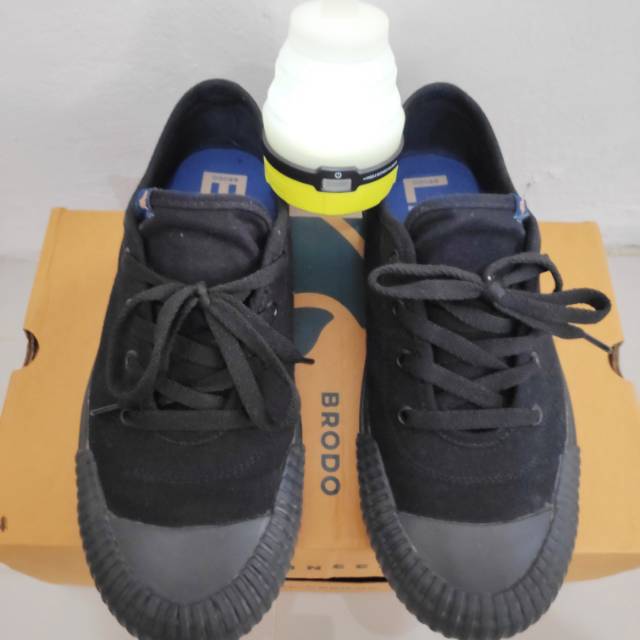 Sepatu BRODO Vulcan Low All Black
