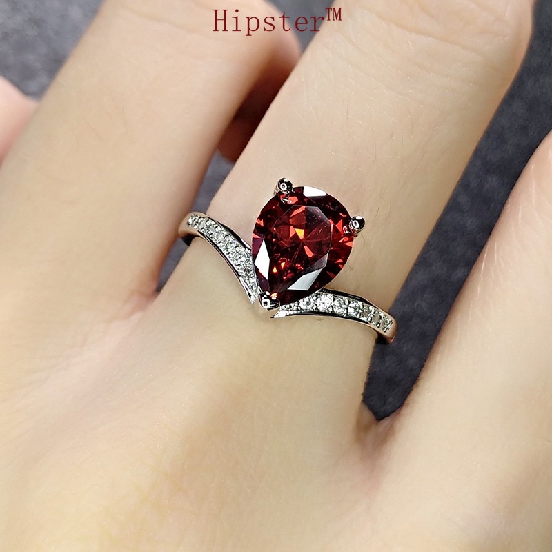 New Design Romantic Inlaid Drop-Shaped Emerald Couple Ring