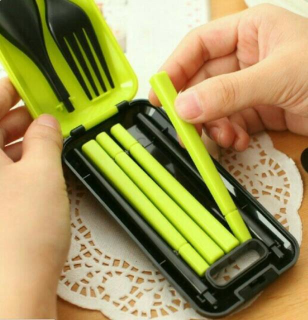 Set alat makan travel garpu sendok sumpit portable ( makan diluar lebih higienis) ok  god