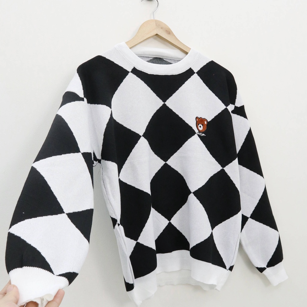 Chesy bear knit sweater - Thejanclothes