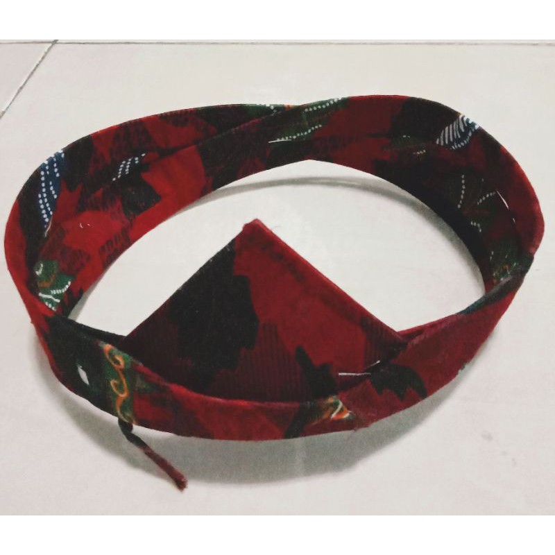 Ikat kepala adat Madura /udeng madura