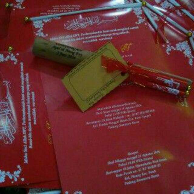 Undangan unik dari bambu